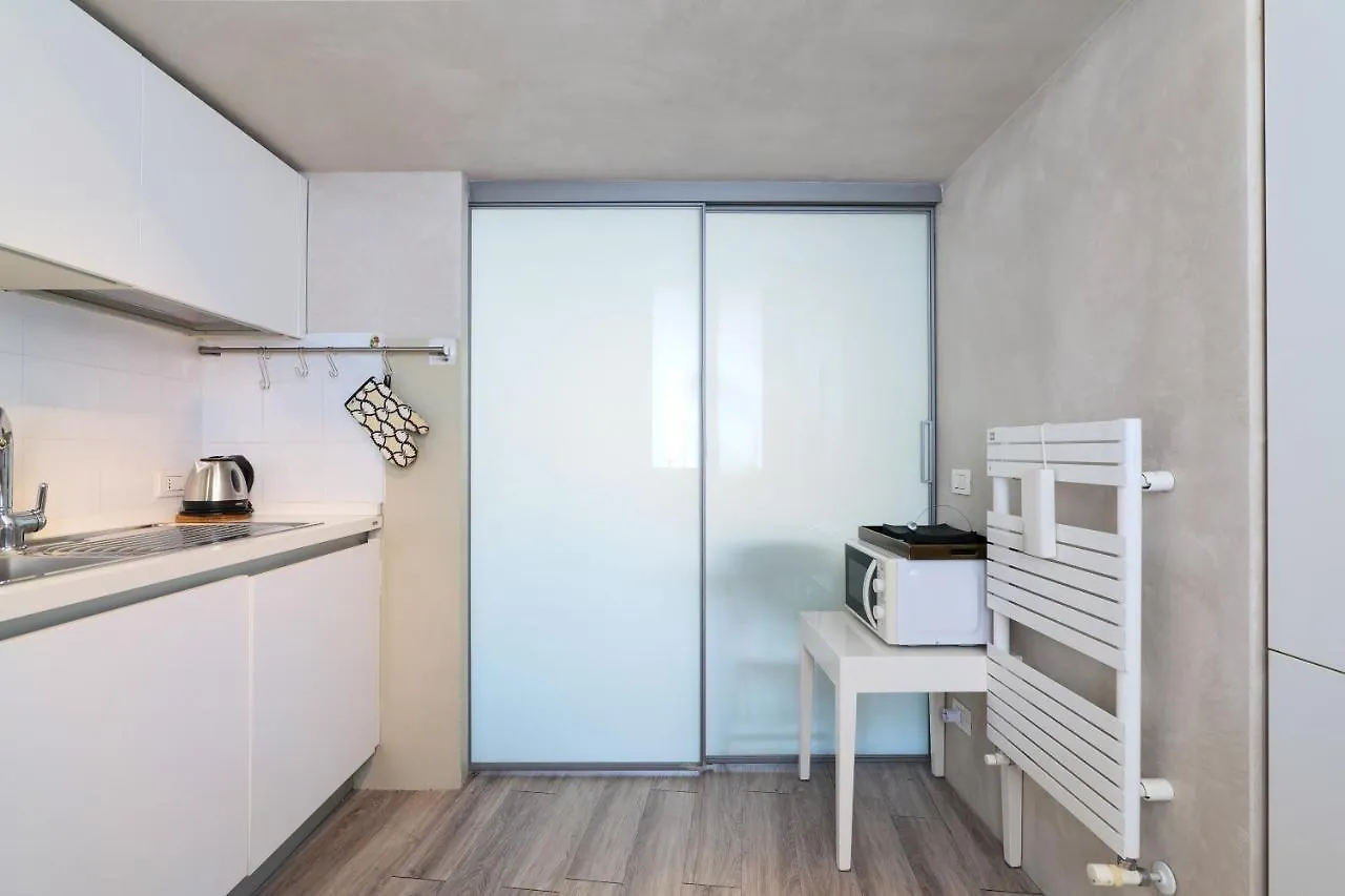 Primopiano - Previati Lägenhet Milano